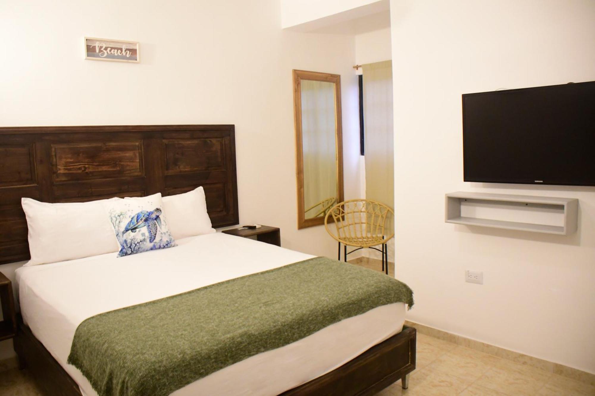 Hostal Marina Samana Exterior photo